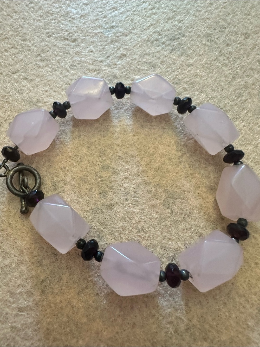 Bracelet pink quartz and purple beads lovely